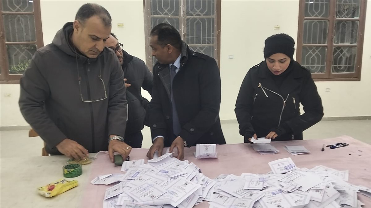جانب من بدء عمليات الفرز، فيتو