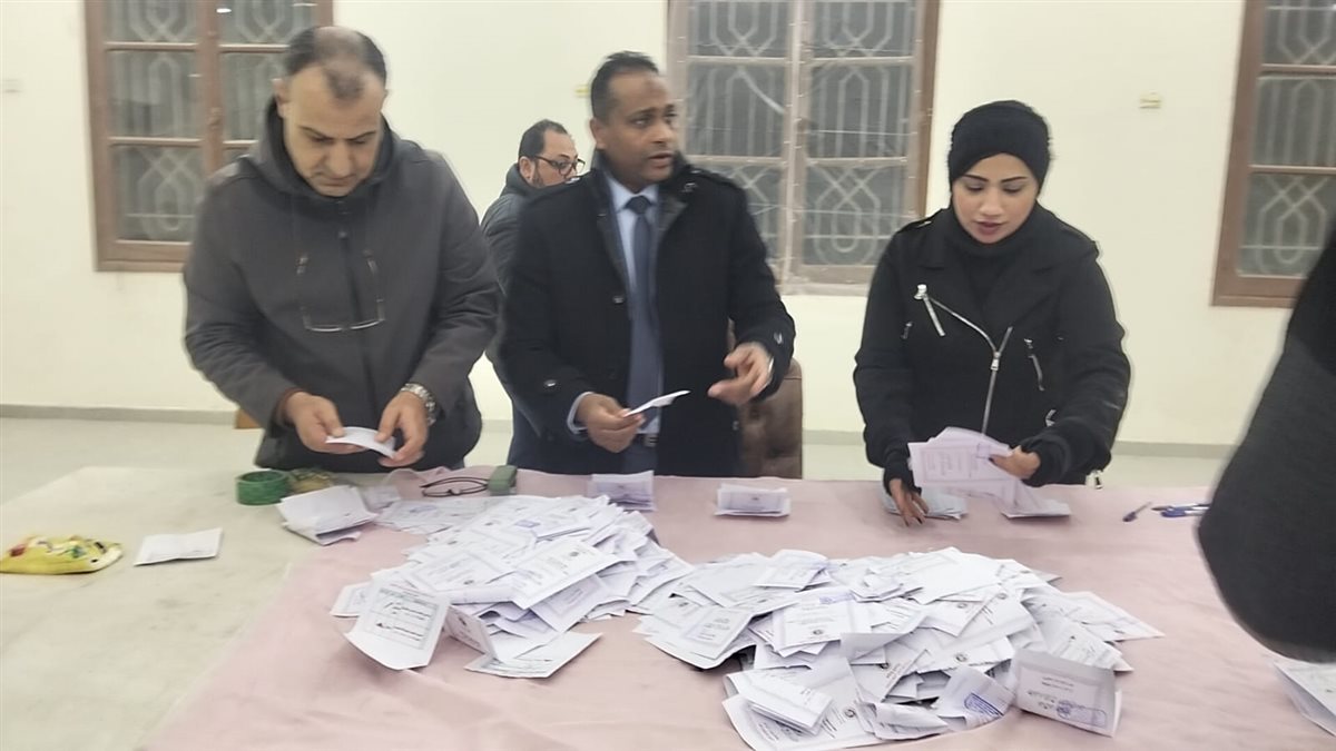 جانب من بدء عمليات الفرز، فيتو