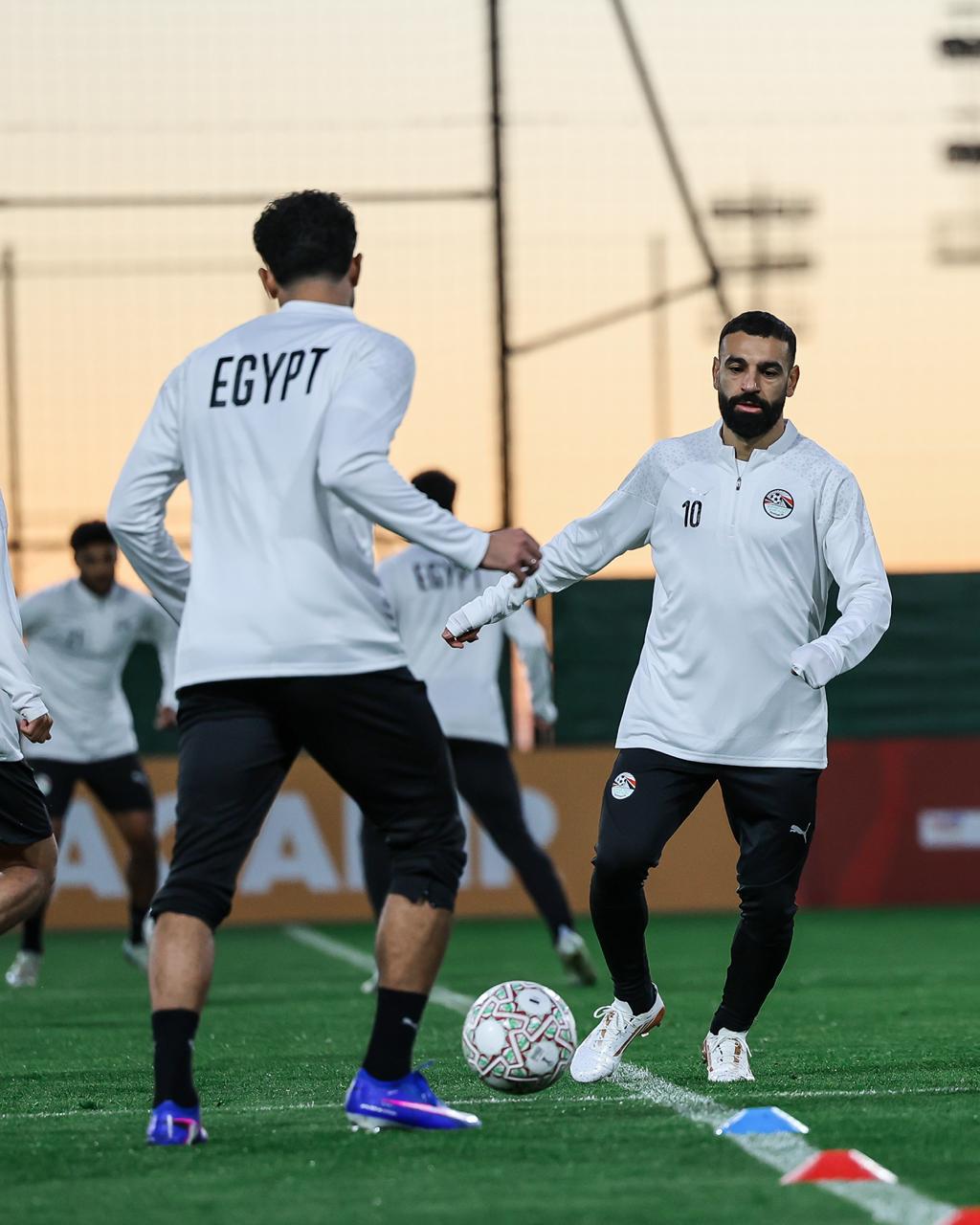 محمد صلاح وعمر مرموش، فيتو