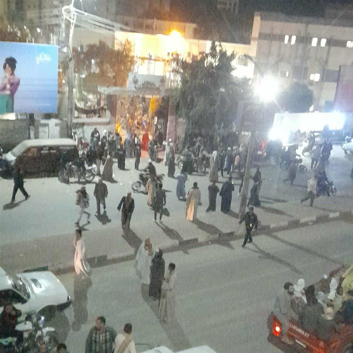 تشييع جثامين أب وأبنائه الثلاثة ضحايا تسرب الغاز في المنيا، فيتو&nbsp;