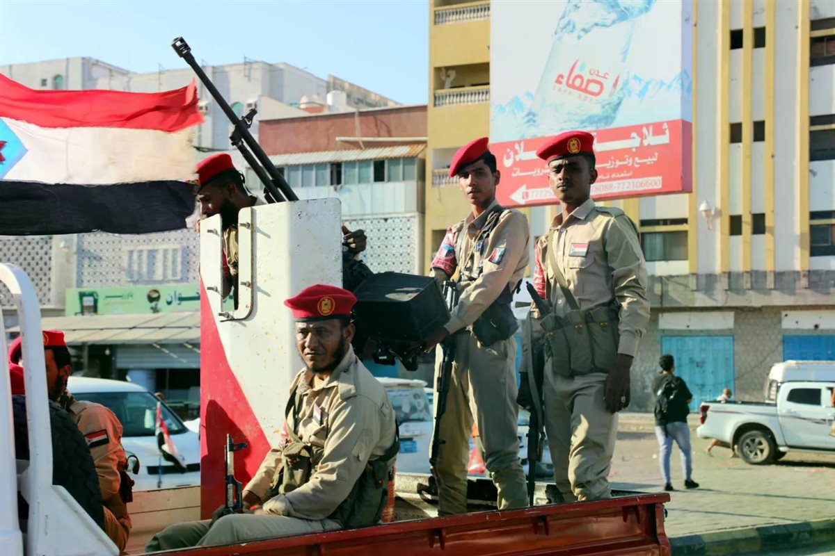 قوات في عدن خلال مسيرة مؤيدة للمجلس الانتقالي الجنوبي