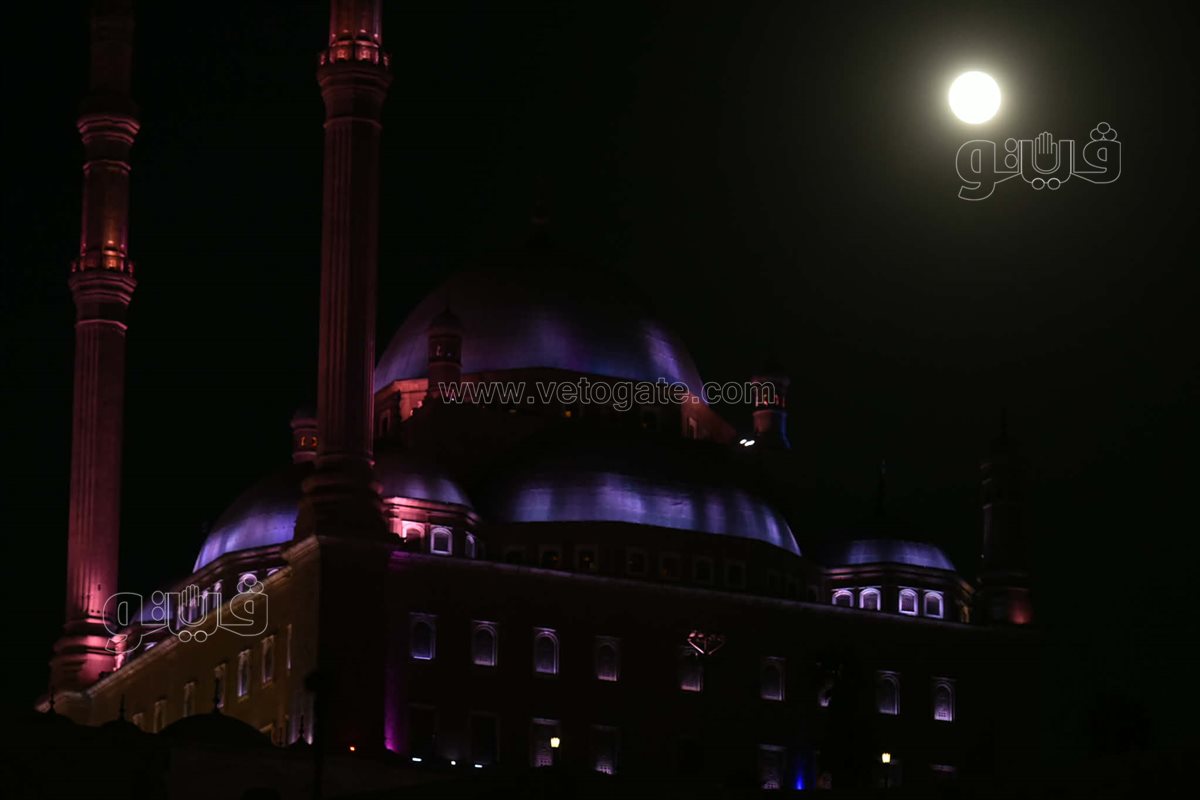 أول ظهور لـ قمر الذئب العملاق فى سماء السيدة عائشة (5)