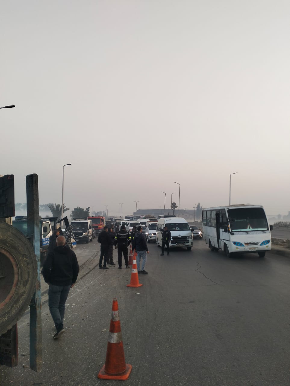اصابة شخصان في حادث انقلاب تريلا &nbsp;علي الطريق الزراعي، صور&nbsp;