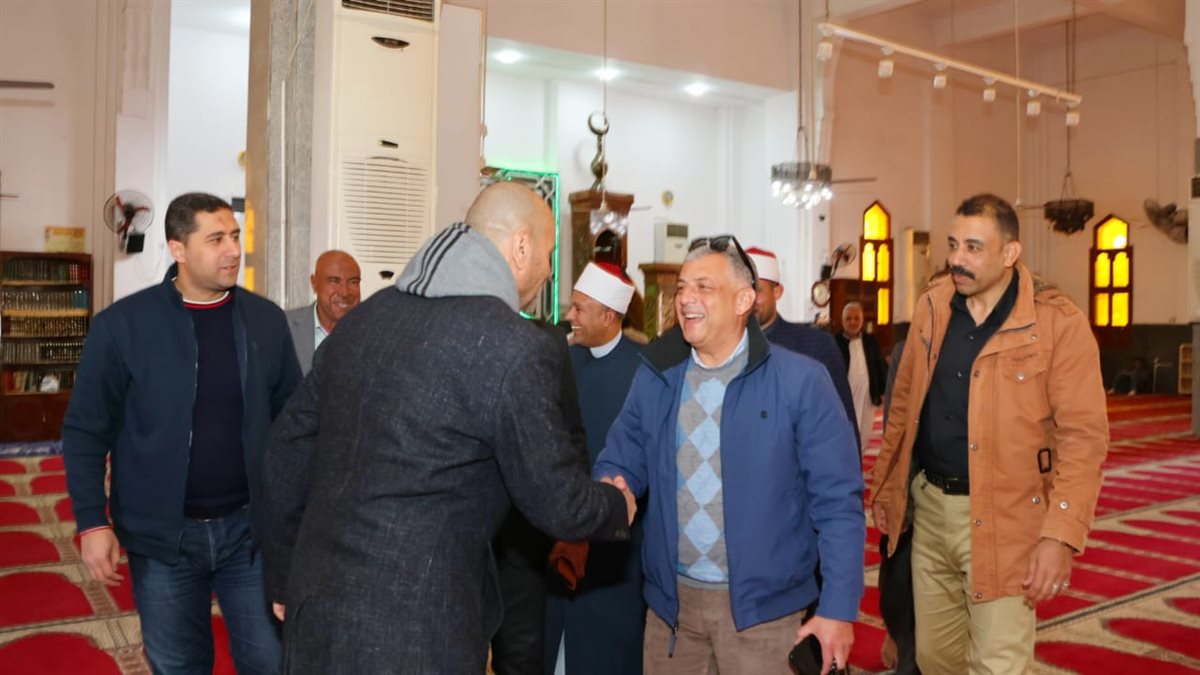 جانب من لقاء محافظ الإسماعيلية باهالى المحافظة،فيتو