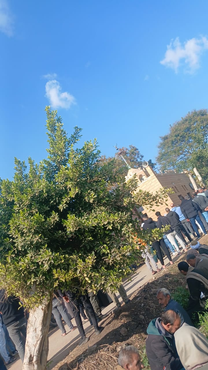 لحظة دفن ضحايا تسريب الغاز ببنها، فيتو