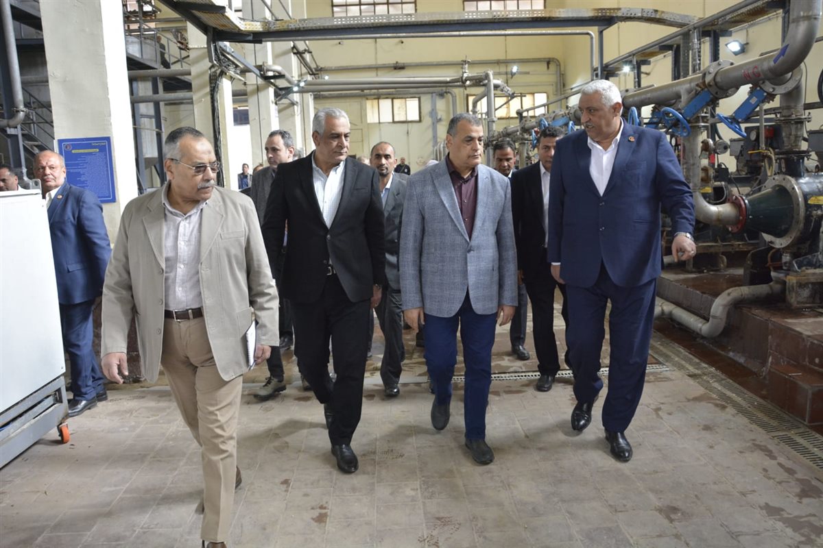 وزير الإنتاج الحربي يتفقد شركة أبو زعبل