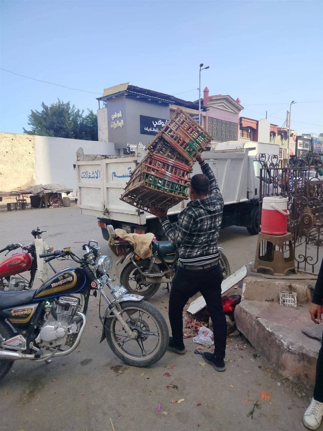 ​حملة مكبرة لرفع إشغالات 