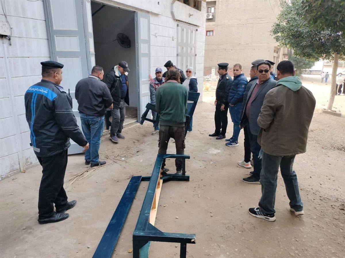 حملة مكبرة لرفع الإشغالات وتطهير شوارع كفر سعد بدمياط&nbsp;