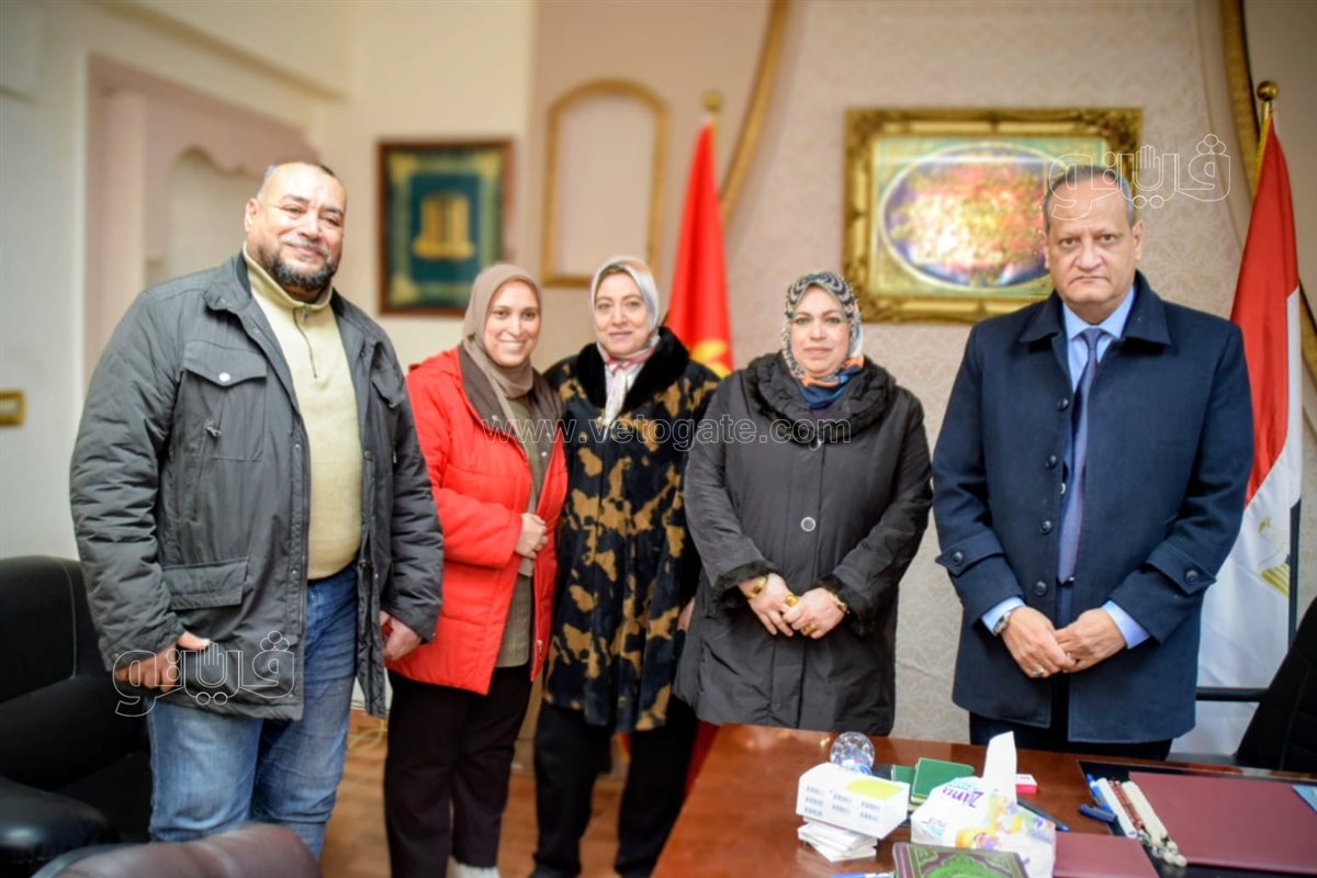 مدير تعليم بورسعيد محمود بدوي يستقبل المهنئين، ڤيتو