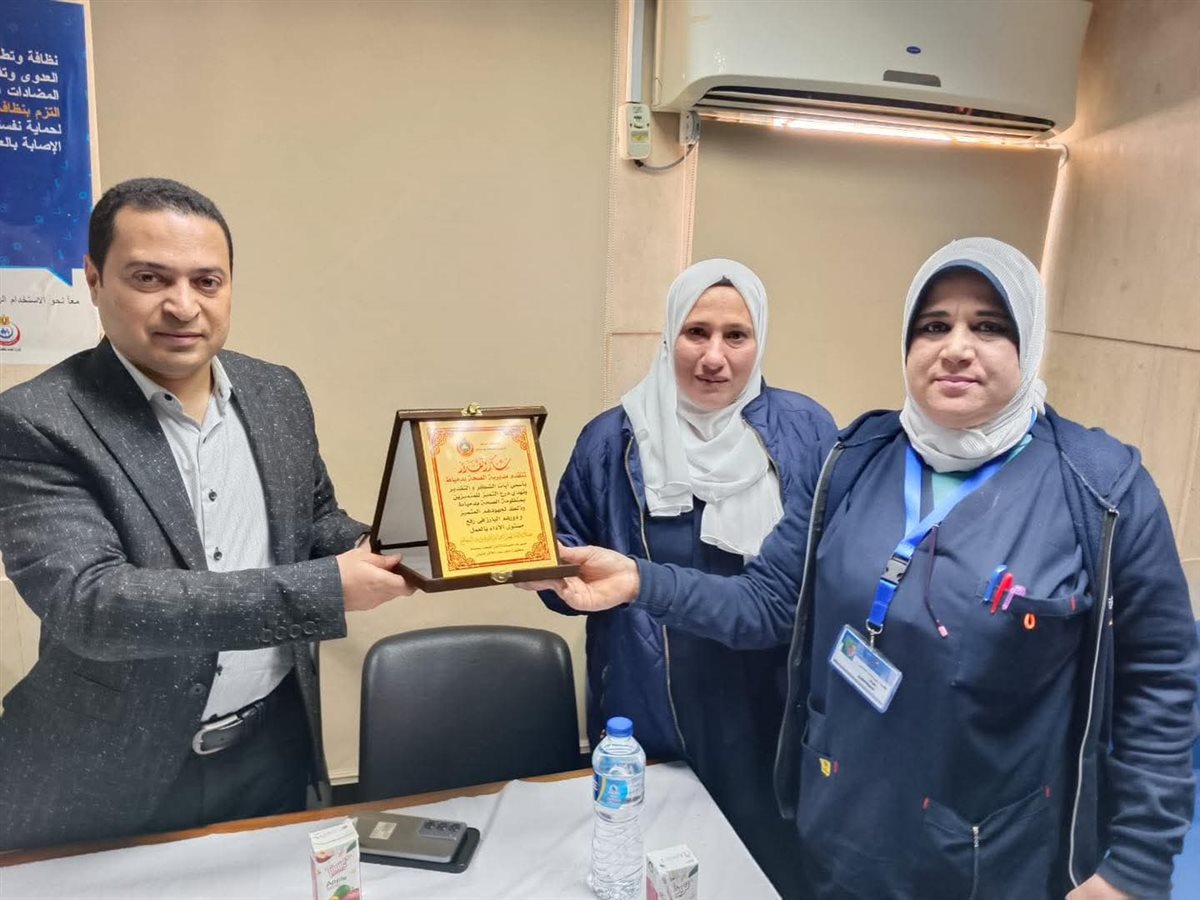 احتفالية كبرى لتكريم نخبة من اعضاء هيئة التمريض بمستشفيات المديرية