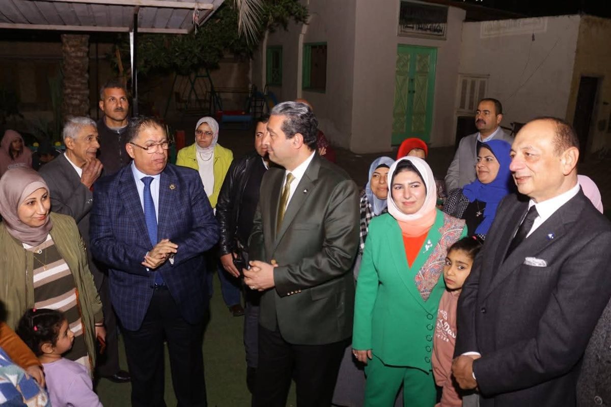 محافظ دمياط يلتقي بالاعضاء الجدد لمجلس ادارة مؤسسة البنات الاجتماعية