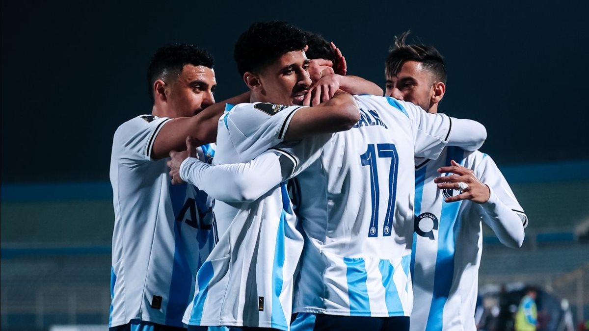 فريق بيراميدز، فيتو