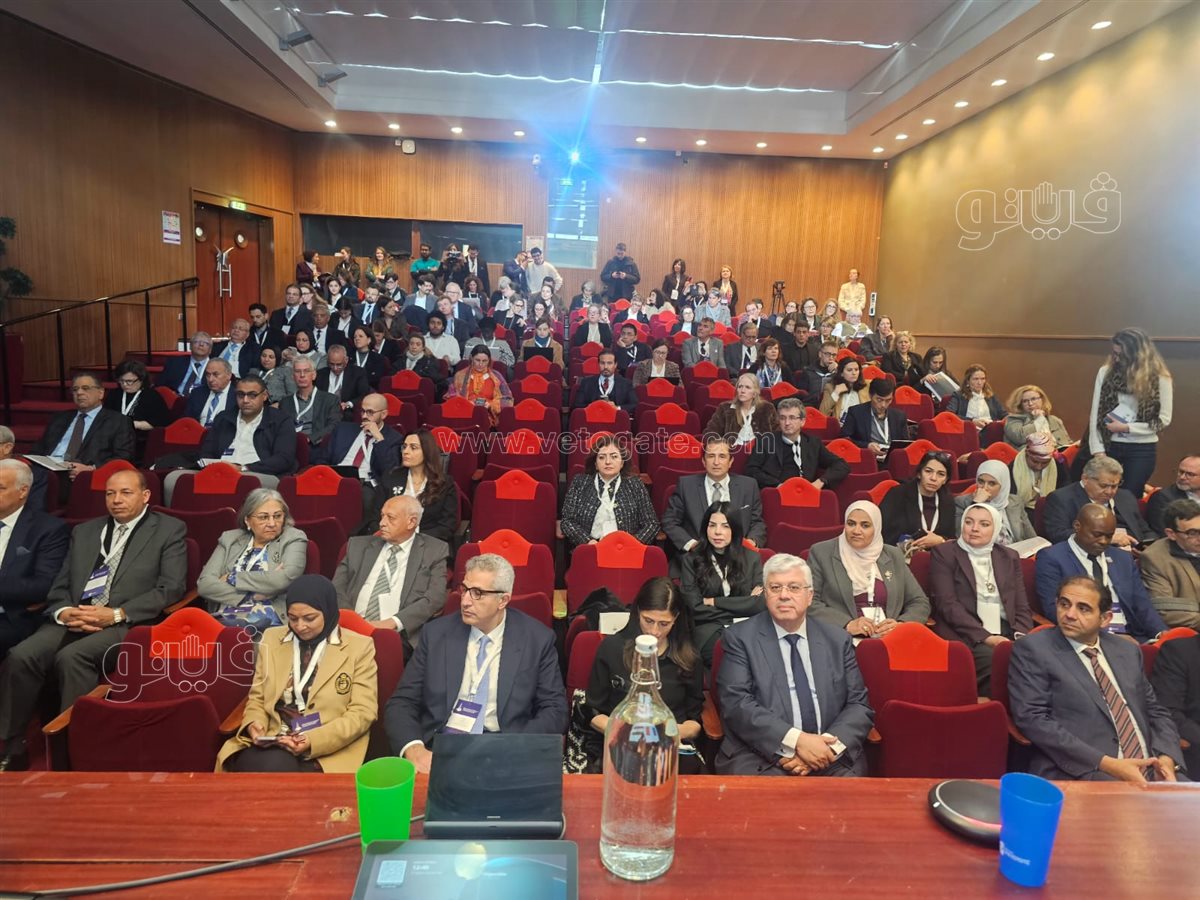 رئيس جامعة بورسعيد في المؤتمر بباريس، ڤيتو