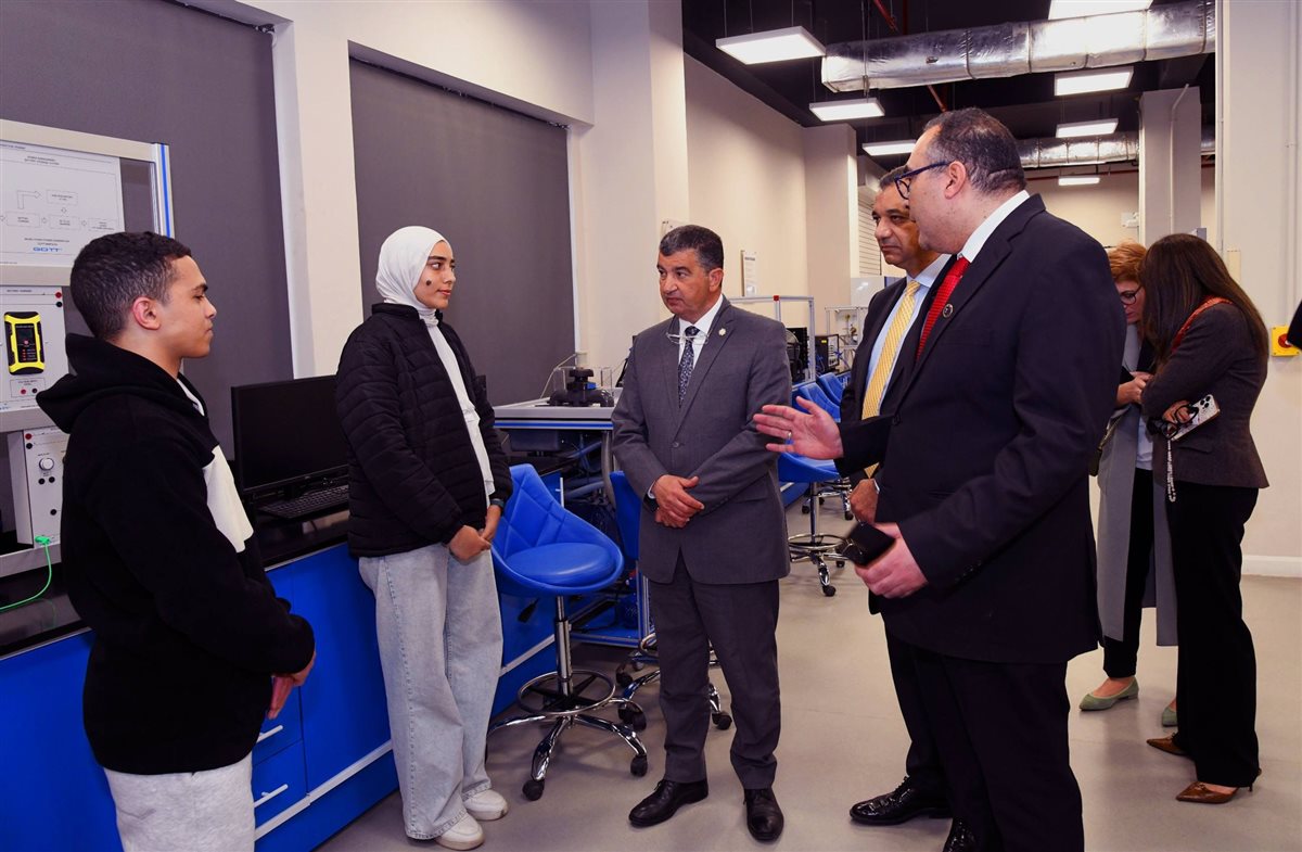 رئيس هيئة الأنفاق يتفقد منظومة التعليم الفني والتدريب بأكاديمية وجامعة السويدي