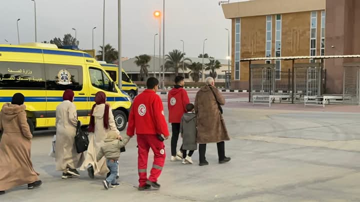 الهلال الأحمر المصري يدفع بـ 7.5 طن مساعدات إلى غزة ويواصل خدماته الإغاثية&nbsp;