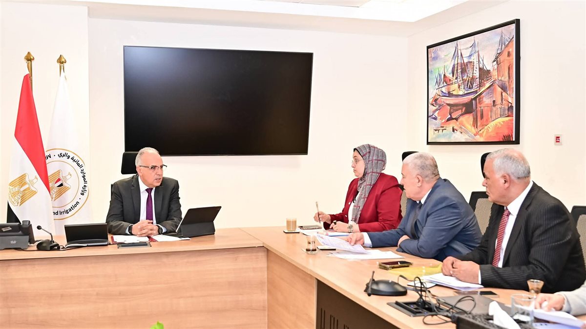 لقاء وزير الموارد المائية والري بعدد من أعضاء مجلس النواب
