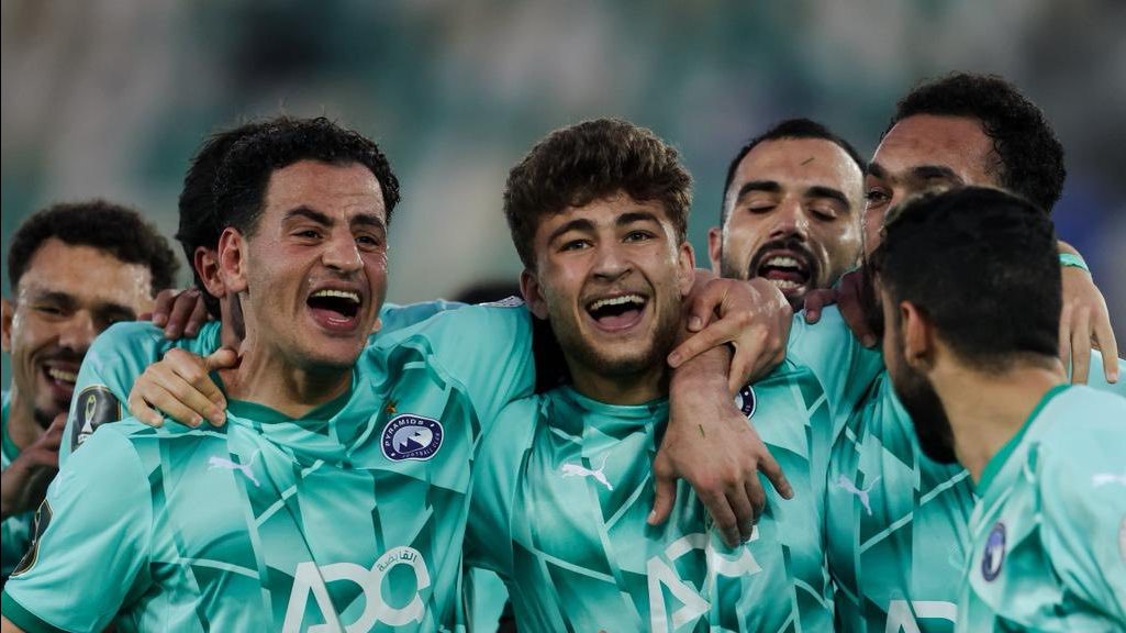 فريق بيراميدز، فيتو