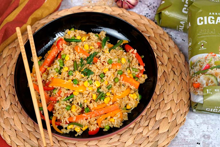 طريقة عمل الأرز المقلى بقطع اللحم على الطريقة الآسيوية&nbsp;
