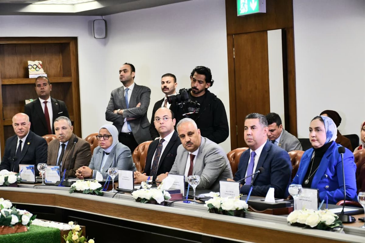 جوهر نبيل يشهد مراسم اجراء قرعة برنامج عباقرة أصحاب مراكز الشباب ويشكر الوزراء السابقين