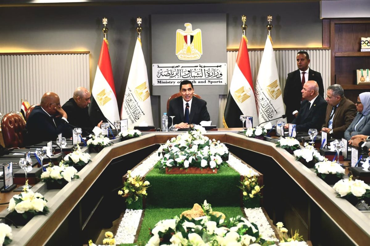 جوهر نبيل يشهد مراسم اجراء قرعة برنامج عباقرة أصحاب مراكز الشباب ويشكر الوزراء السابقين