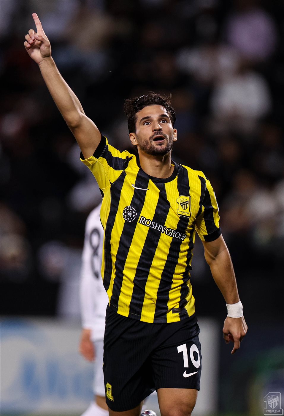 حسام عوار، فيتو