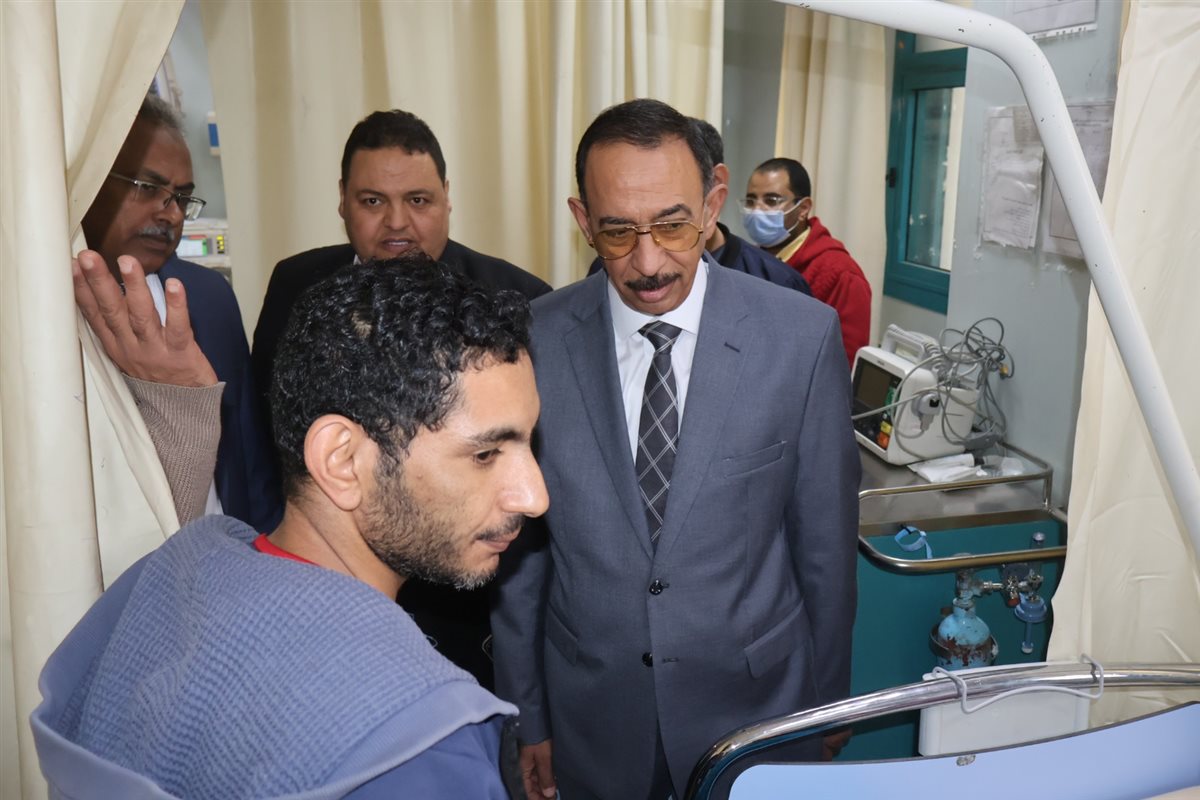 محافظ سوهاج يتفقد المركز التكنولوجي بحي شرق ومستشفى الهلال