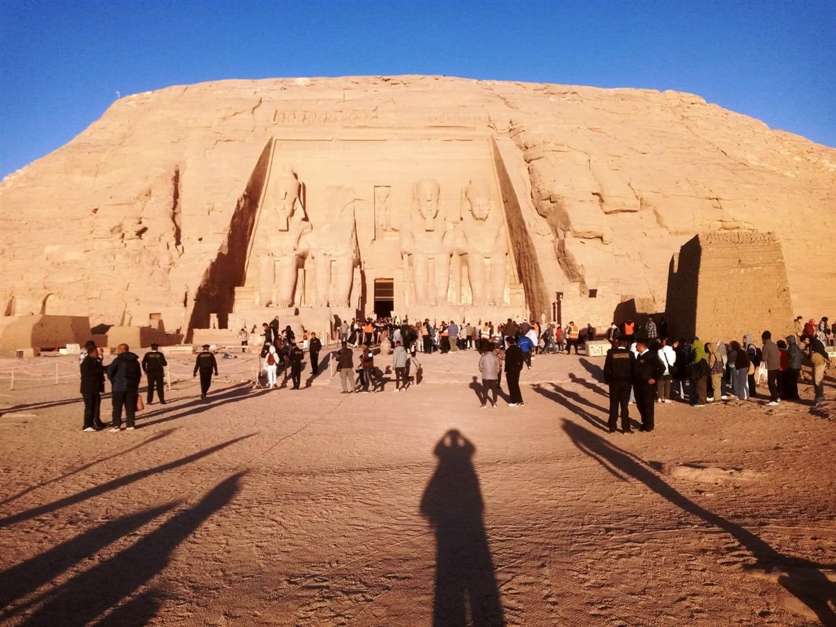 بظاهرة تعامد الشمس على وجه الملك رمسيس الثاني