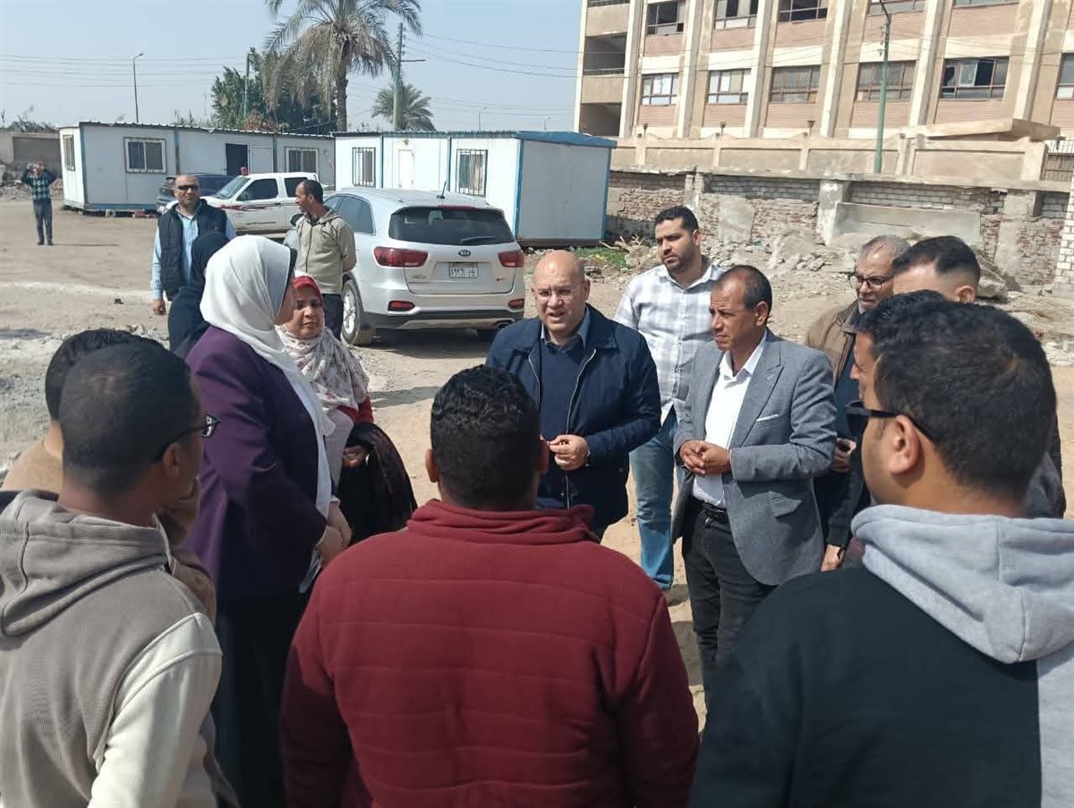 نائب محافظ الجيزة في جولة مفاجئة بالعياط لمتابعة النظافة