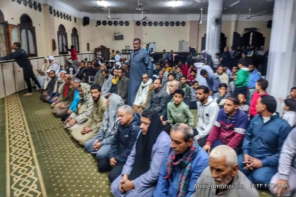 مساجد الإسماعيلية خلال صلاة التراويح، فيتو