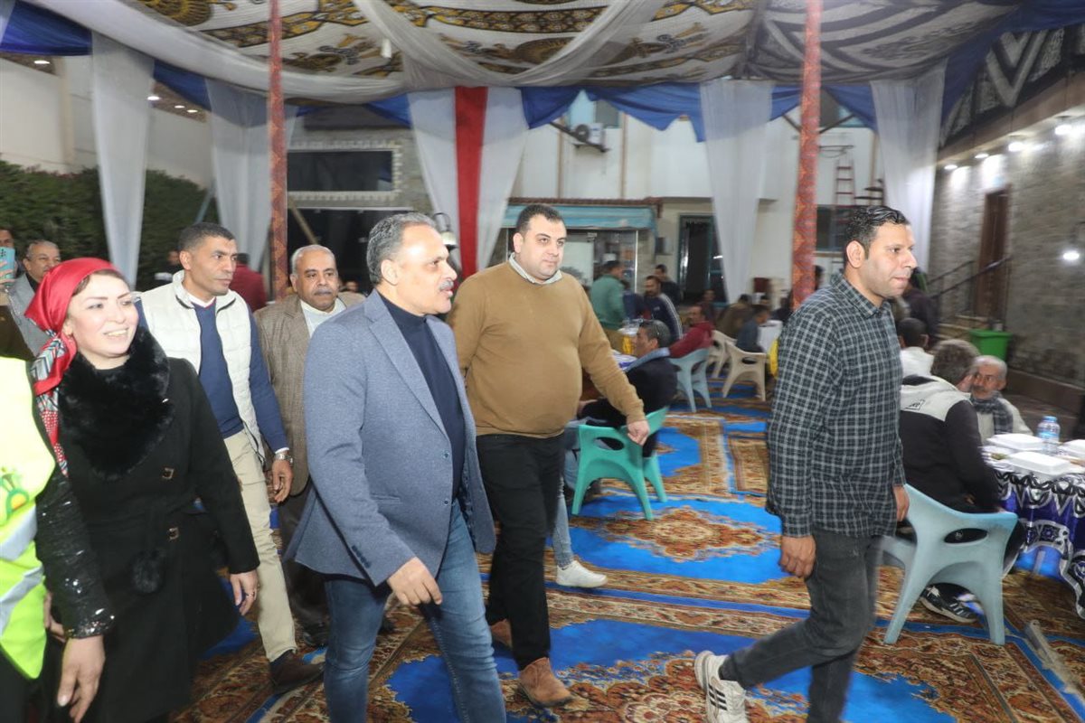 إفطار جماعي بمشاركة المحافظ والعاملين بقطاع تحسين البيئة احتفالًا بشهر رمضان،فيتو
