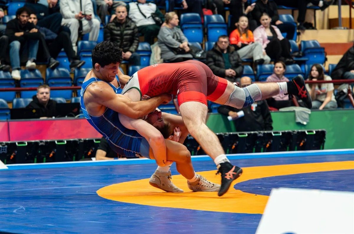 البطل عمر محمد أمين، فيتو
