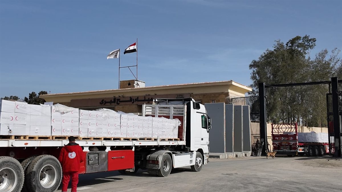 &nbsp;الهلال الأحمر يرسل القافلة 146 إلى غزة&nbsp;