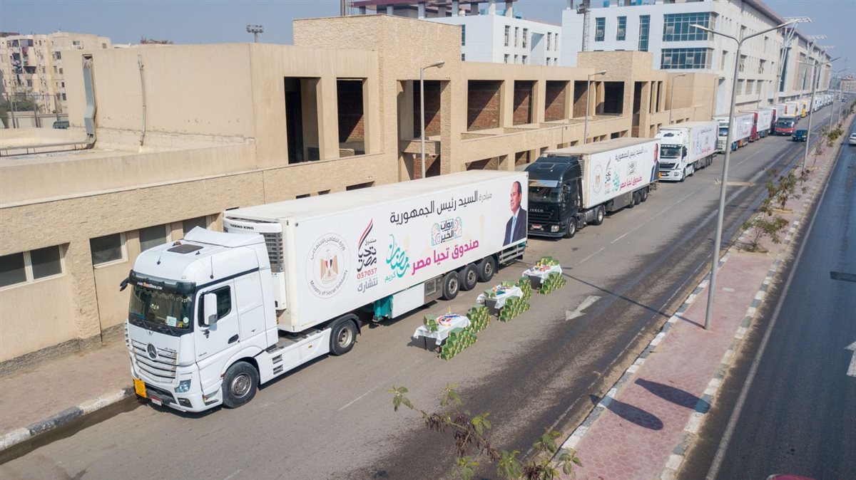 محافظ القاهرة يستقبل قافلة 