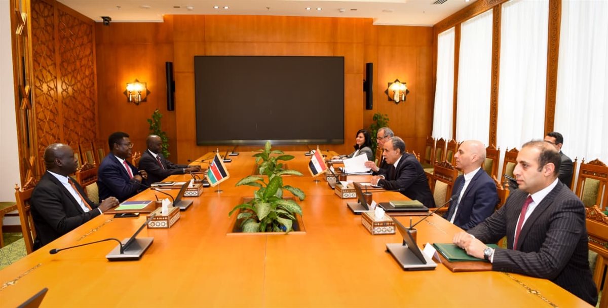 مباحثات وزير الخارجية مع نظيره الجنوب سوداني