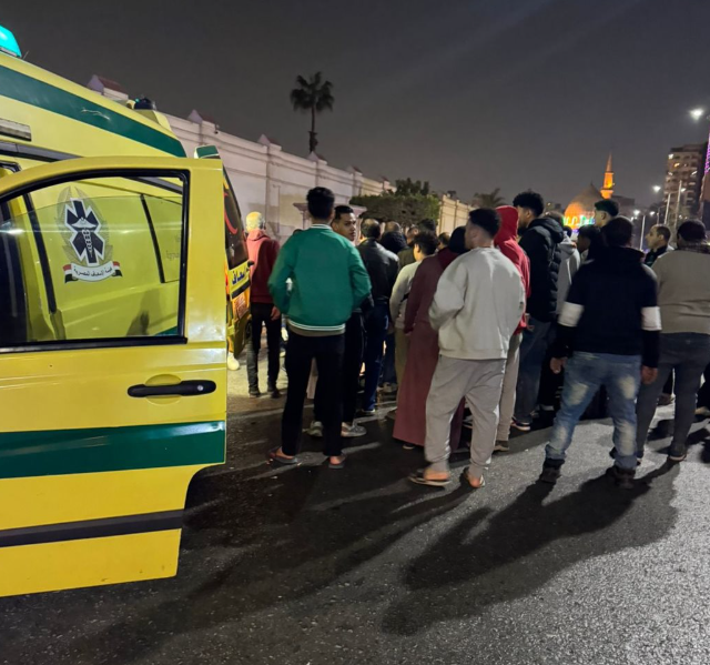 إصابة 3 سيدات صدمتهما سيارة أثناء عبورهما الطريق بحدائق القبة
