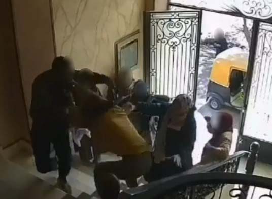الأمن يكشف تفاصيل فيديو التعدي على سيدتين بالشرقية.. خلافات زوجية وراء الواقعة