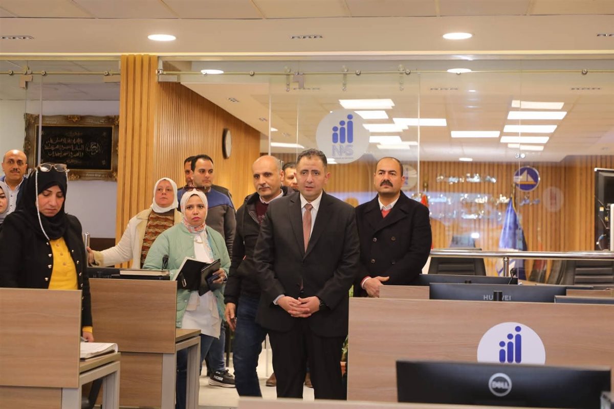 المحافظ يتابع كسح مياه الأمطار من غرفة العمليات المركزية