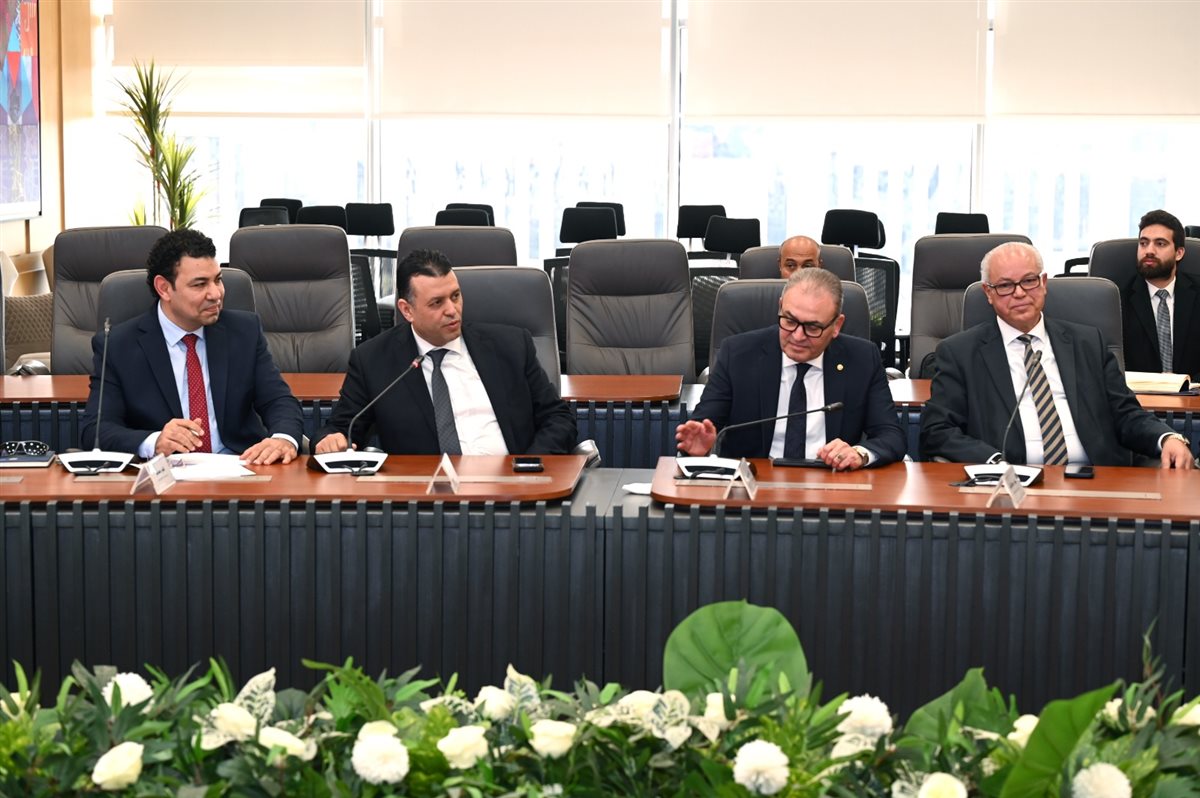 اجتماع وزير الصناعة مع أعضاء مجلس إدارة اتحاد الصناعات المصرية