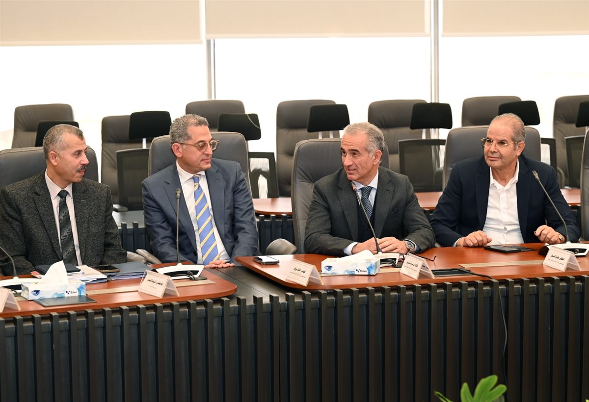 اجتماع وزير الصناعة مع أعضاء مجلس إدارة اتحاد الصناعات المصرية