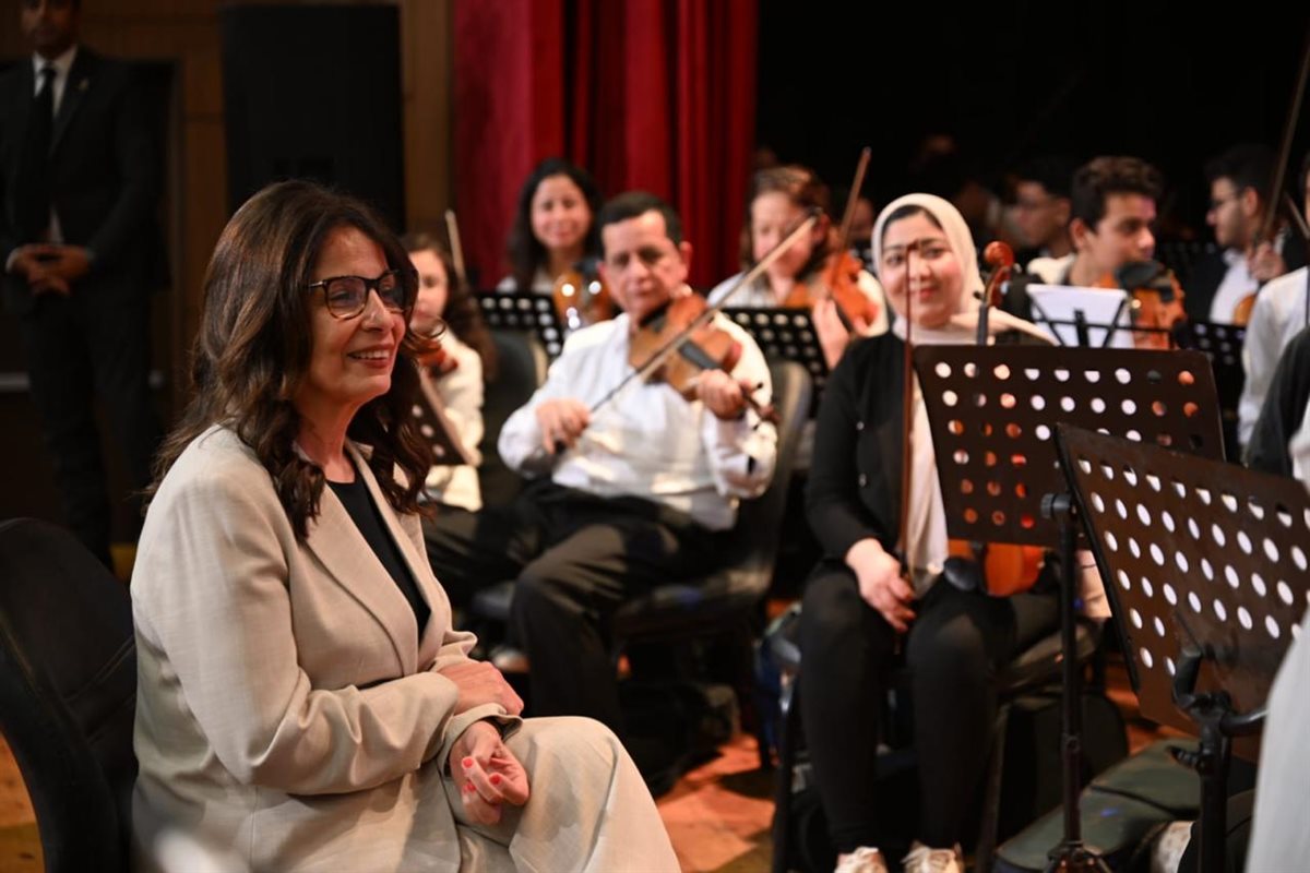 وزيرة الثقافة تشهد تدريبات المايسترو سليم سحاب لـ«كورال وأوركسترا مصر الوطني»