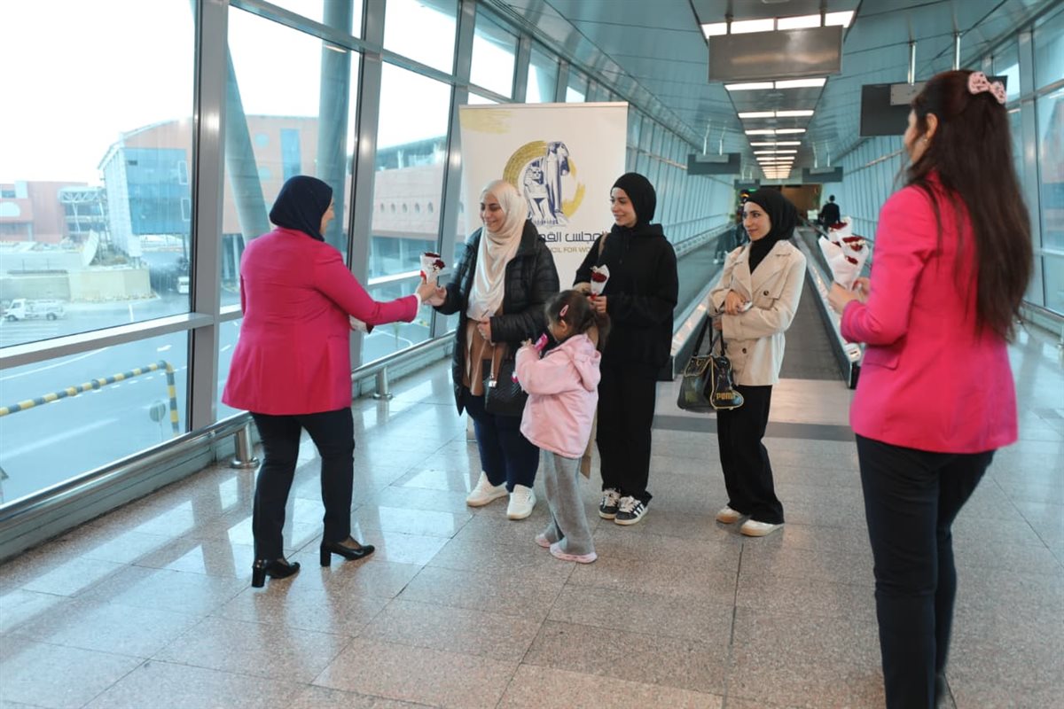 &nbsp;مطار القاهرة يحتفل مع المسافرات بيوم المرأة العالمي