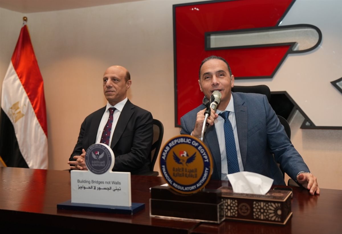 &nbsp;الدكتور إسلام عزام، رئيس <a href=