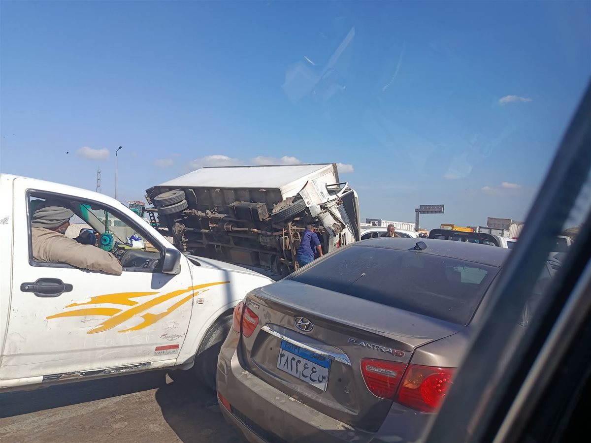 تصادم 13 سيارة بصحراوي الإسكندرية وتعطل حركة المرور