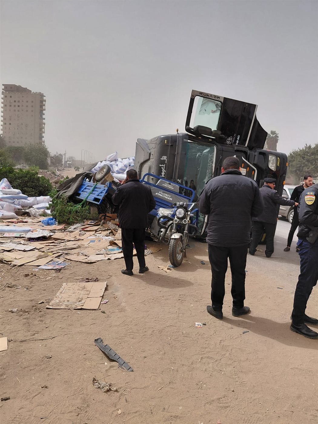 اصابة 11 شخص في حادث تصادم بالزراعي، فيتو