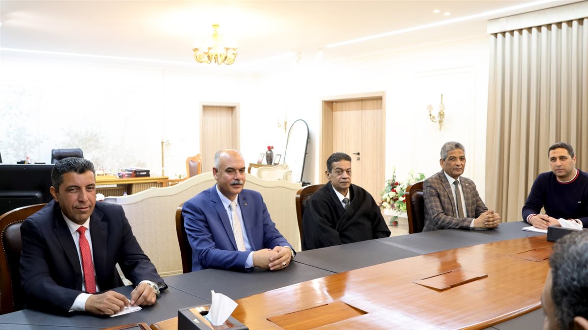 جانب من الاجتماع، فيتو