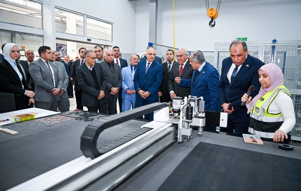 رئيس العربية للتصنيع ووزير الري يتفقدان مركز التصنيع الرقمي بمصنع المحركات&nbsp;