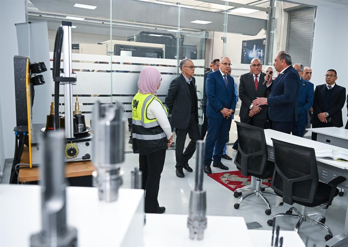رئيس العربية للتصنيع ووزير الري يتفقدان مركز التصنيع الرقمي بمصنع المحركات&nbsp;