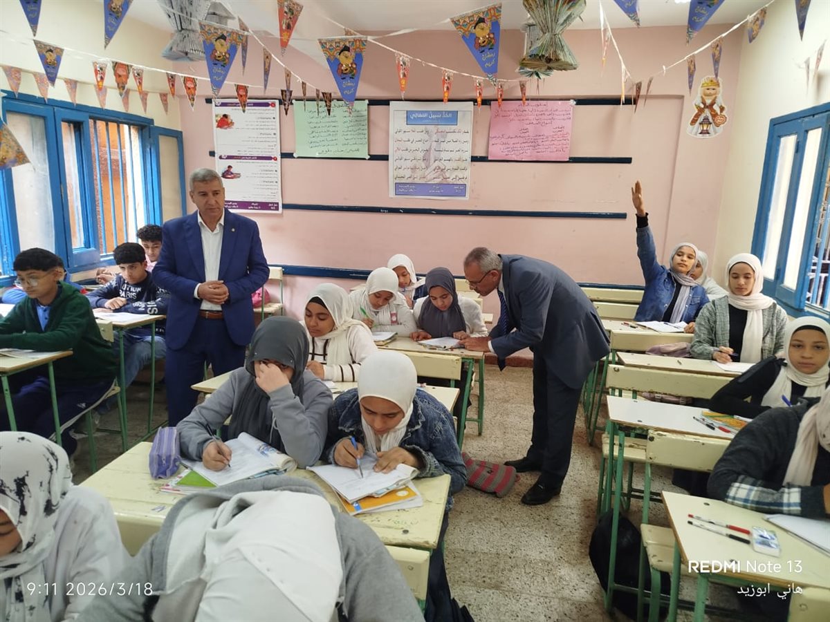 اجتماع وكيل وزارة التعليم بالشرقية مع زيارته ل4 مدارس