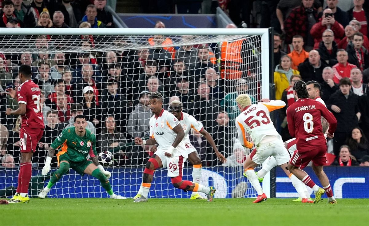 مباراة ليفربول وجالطة سراي في دوري أبطال أوروبا