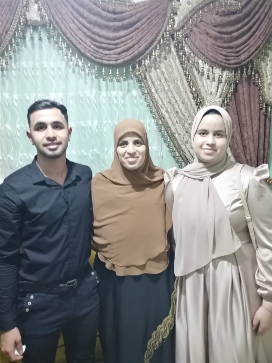 مريم الام المثالية مع ابنائها